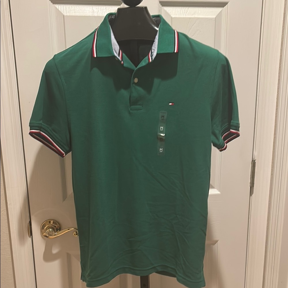 NWT Tommy Hilfger size medium short sleeve polo shirt .